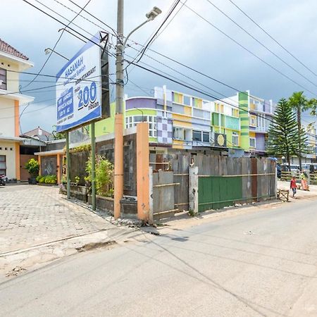 Reddoorz Syariah @ Jalan Simpang Gajayana Hotel Malang Eksteriør billede