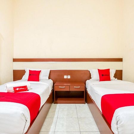 Reddoorz Syariah @ Jalan Simpang Gajayana Hotel Malang Eksteriør billede