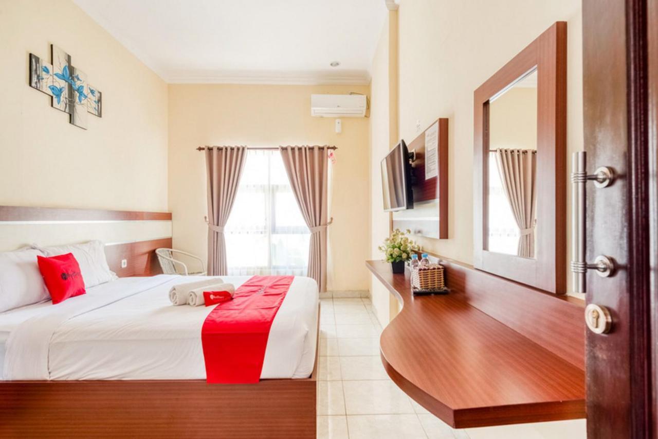 Reddoorz Syariah @ Jalan Simpang Gajayana Hotel Malang Eksteriør billede