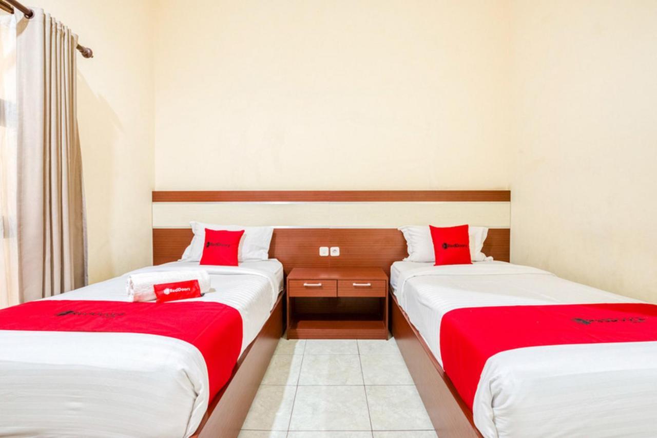 Reddoorz Syariah @ Jalan Simpang Gajayana Hotel Malang Eksteriør billede